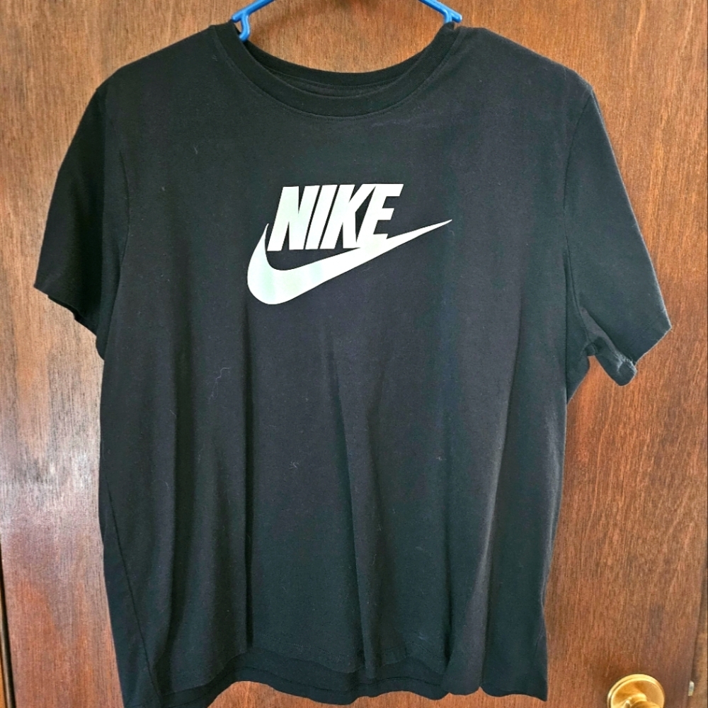Nike tshirt